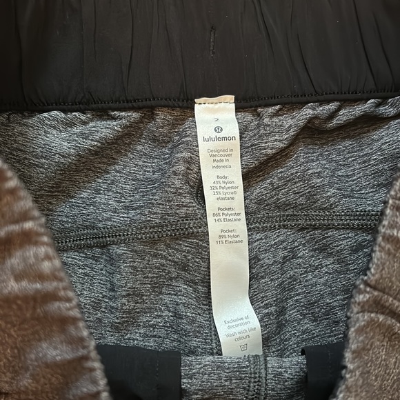 RARE no longer made lululemon on the fly pant - Picture 4 of 5